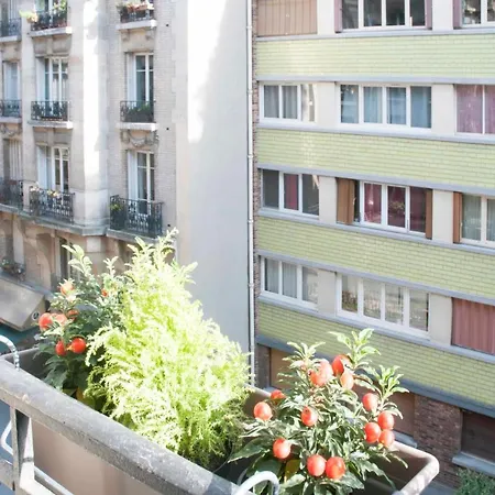 Cosy Apt Near Parc De La 公寓